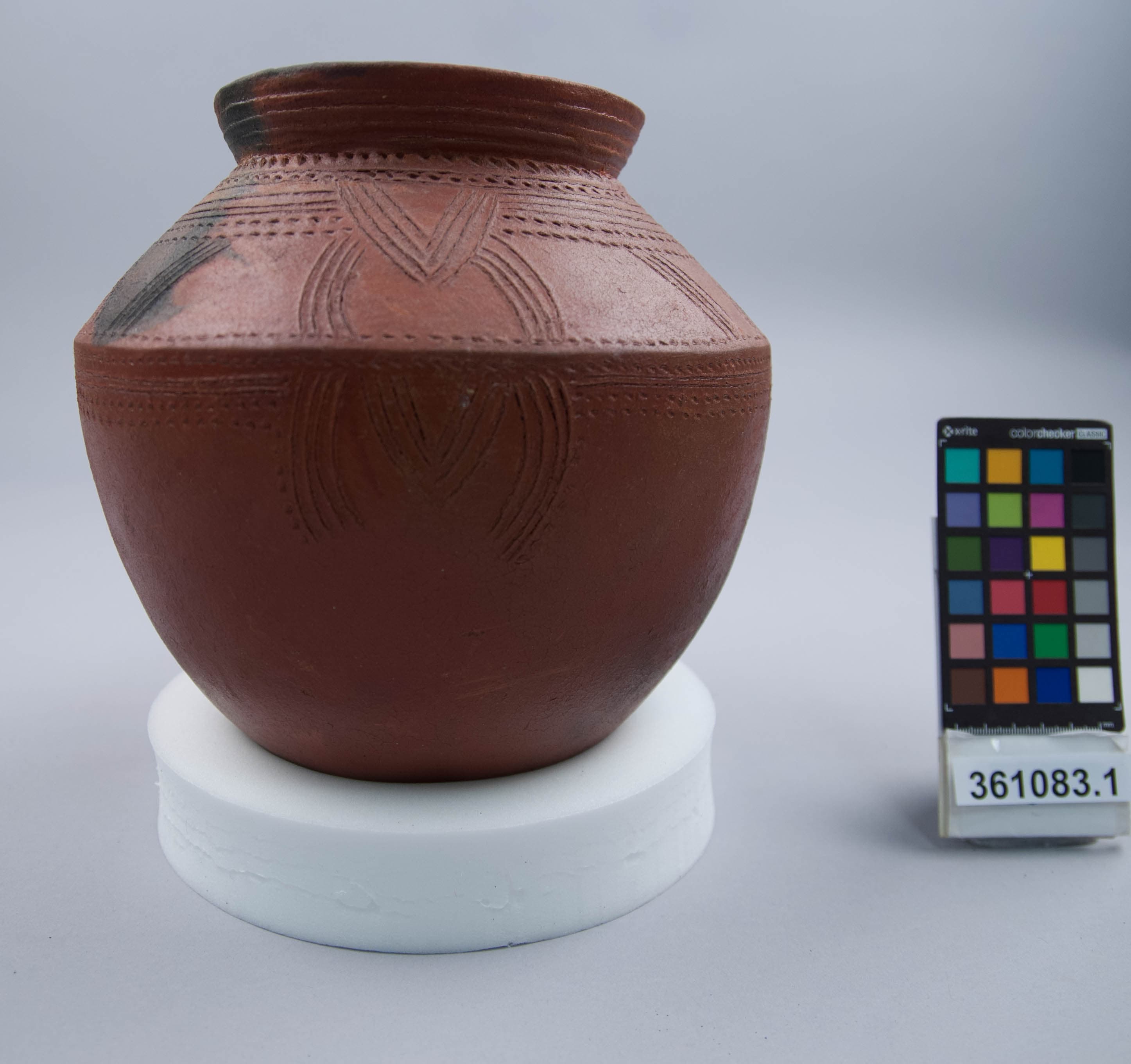 361083.1 clay (ceramic) vessel; pot