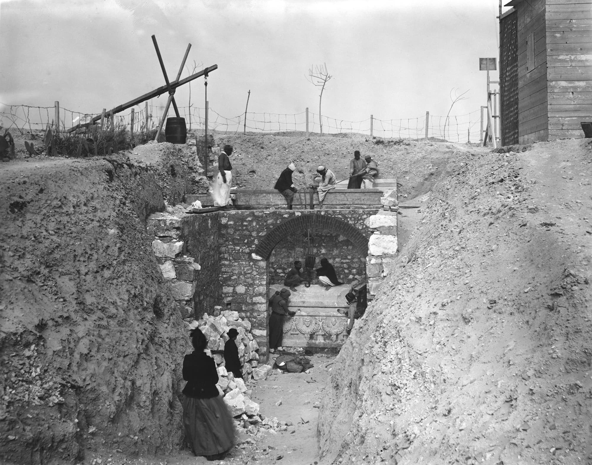 31842 sarcophagus excavation