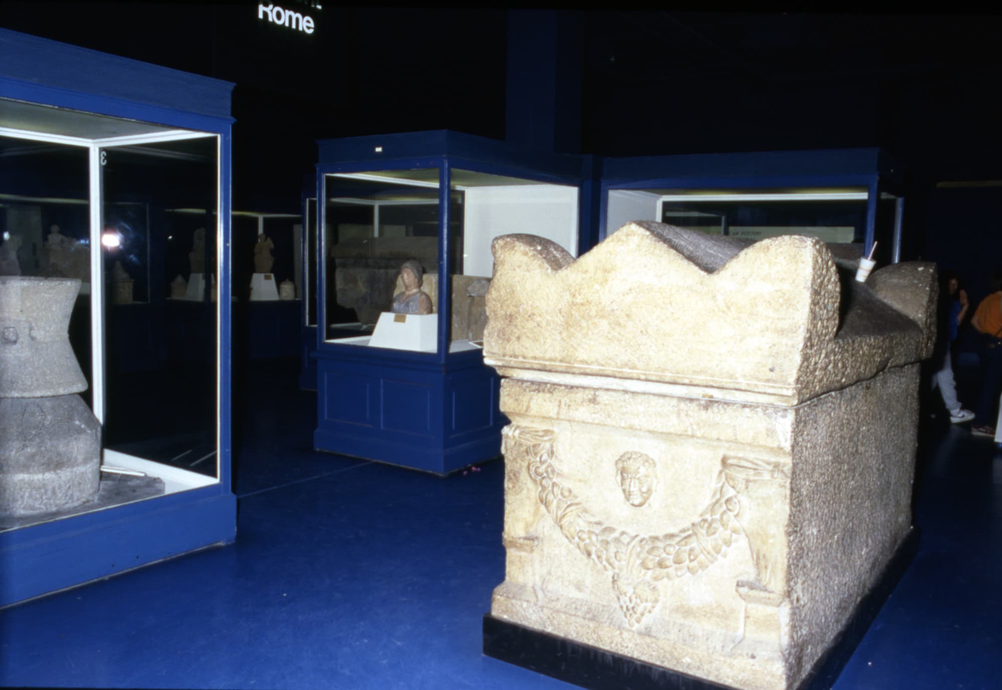 31842.1-2 marble sarcophagus and lid